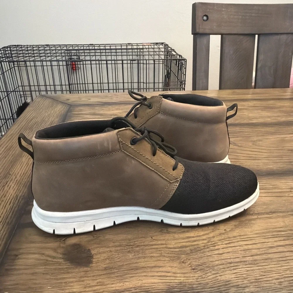 Timberland Men's 9.5 Grayson  Mid Chukka Boot Lightweight Brown Black Mesh …G7